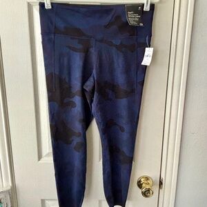 NWT Gap Recycled Power 7/8 Blue Camo Leggings Med Petite